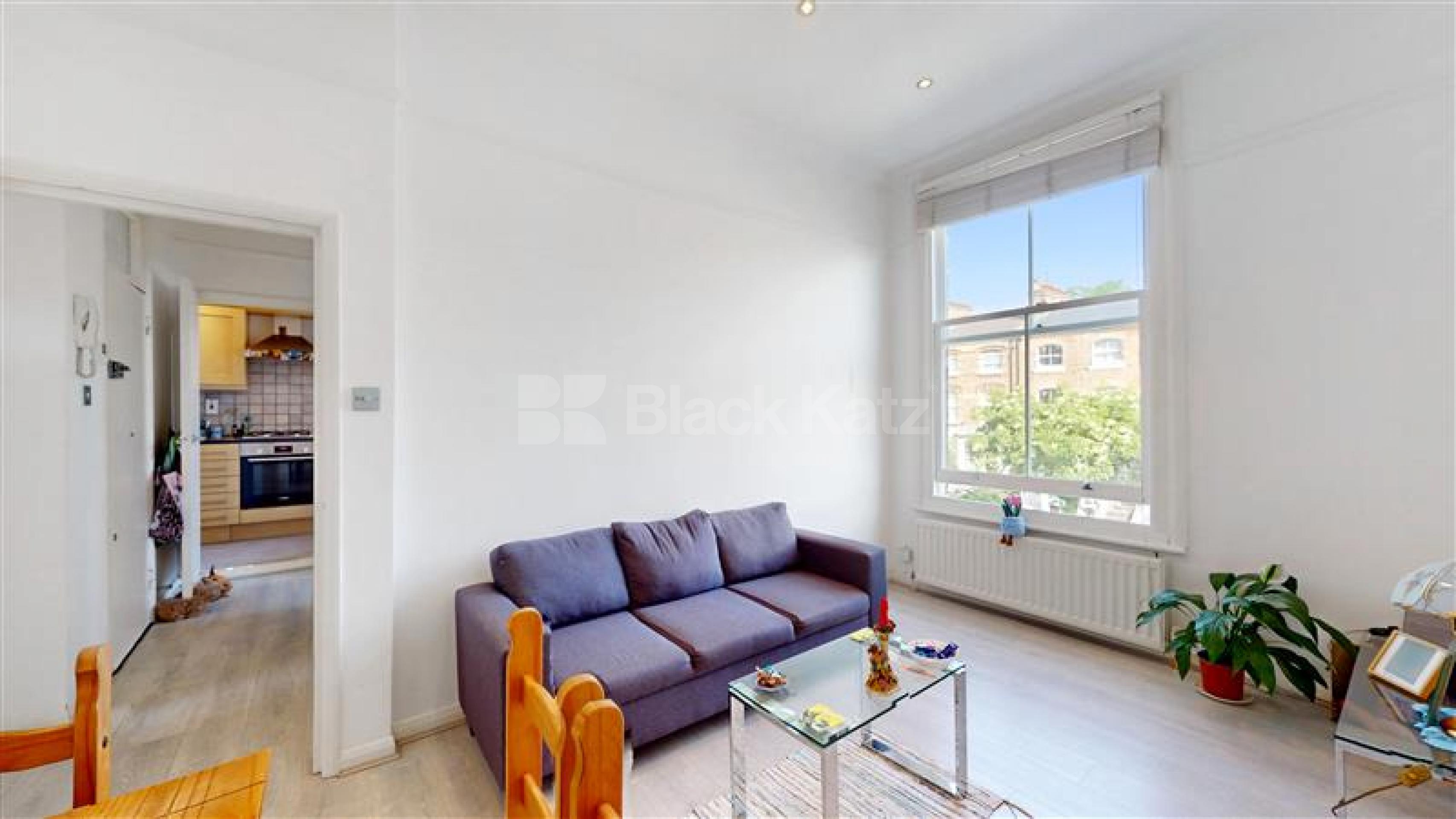 Located in the heart of Tufnell Park located walking distance to local amenities Tufnell Park Road, Tufnell Park  N7